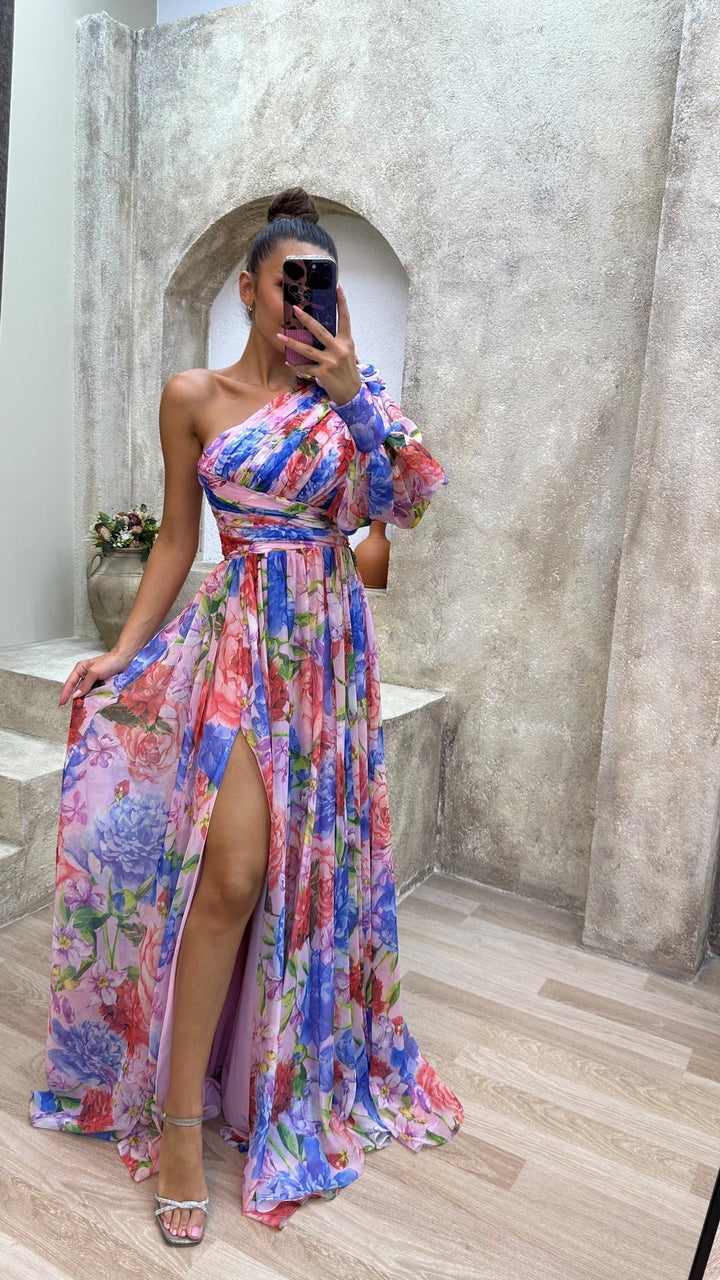 Whitney - Elegantti ja Virtaava Mekko
