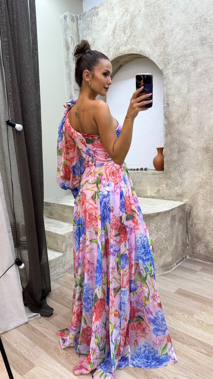Whitney - Elegantti ja Virtaava Mekko